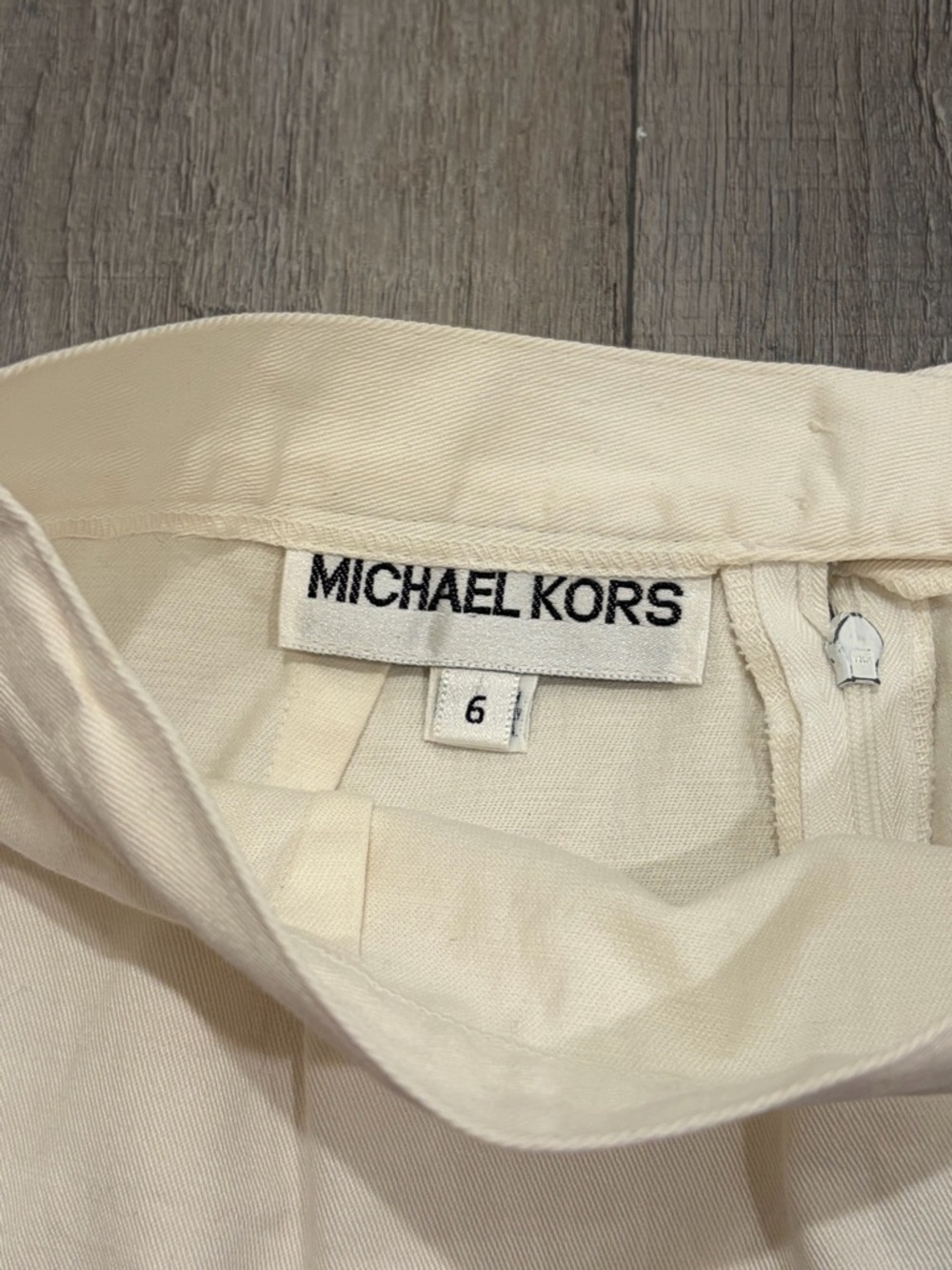 Michael Kors | White  Pencil Skirt Size 6 High Waisted Minimal Chic - Picture 4 of 7